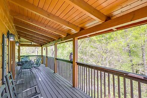 Sevierville Cabin w/ Hot Tub: Near Pigeon Forge!