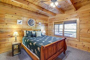 Sevierville Cabin w/ Hot Tub: Near Pigeon Forge!