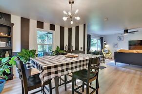 Peaceful + Chic Oasis: Fire Pit, Grill, Yard