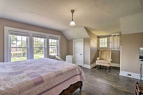 Glasgow Home w/ Porch: Close to Lake & Caves!