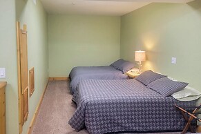 Spacious Fairplay Cabin w/ Deck & Dry Sauna!