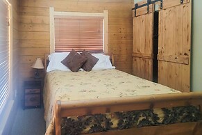 Spacious Fairplay Cabin w/ Deck & Dry Sauna!