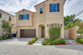 Pet-friendly Paramount Home, 16 Mi to Los Angeles!