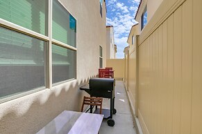 Pet-friendly Paramount Home, 16 Mi to Los Angeles!