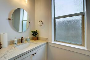 Pet-friendly Paramount Home, 16 Mi to Los Angeles!