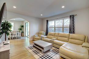 Pet-friendly Paramount Home, 16 Mi to Los Angeles!