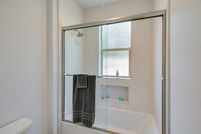 Pet-friendly Paramount Home, 16 Mi to Los Angeles!