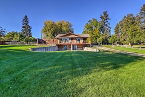 Lakeside Home w/ Beach ~ 14 Mi to Ski Area!