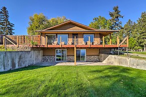 Lakeside Home w/ Beach ~ 14 Mi to Ski Area!