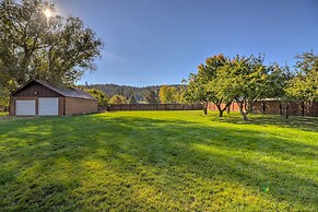 Lakeside Home w/ Beach ~ 14 Mi to Ski Area!