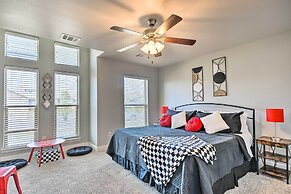 Modern Amarillo House w/ Fire Pit + Hot Tub!