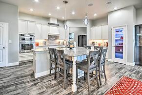 Modern Amarillo House w/ Fire Pit + Hot Tub!
