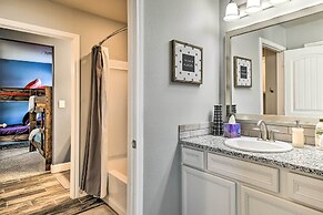 Modern Amarillo House w/ Fire Pit + Hot Tub!