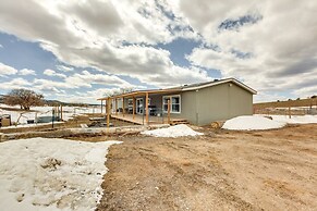 Spacious Tierra Amarilla Ranch House w/ Deck!