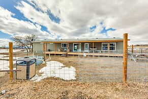 Spacious Tierra Amarilla Ranch House w/ Deck!