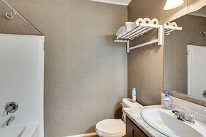 Spacious Tierra Amarilla Ranch House w/ Deck!