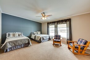 Spacious Tierra Amarilla Ranch House w/ Deck!