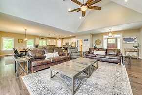 Waterfront Lake Anna Home w/ Dock, Beach & Kayaks!