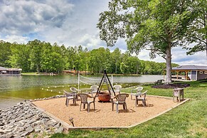 Waterfront Lake Anna Home w/ Dock, Beach & Kayaks!