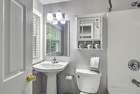 Blowing Rock Home: 1 Block to Downtown!