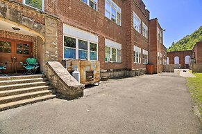 'timeless' Gary Studio, ATV Trails On-site!