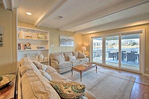 Waterfront Getaway w/ Dock on Lake Hamilton!