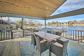 Waterfront Getaway w/ Dock on Lake Hamilton!