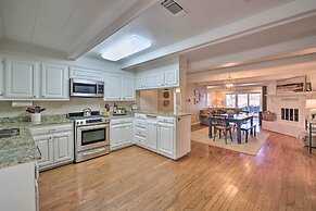 Waterfront Getaway w/ Dock on Lake Hamilton!