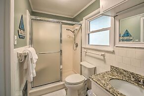 Waterfront Getaway w/ Dock on Lake Hamilton!