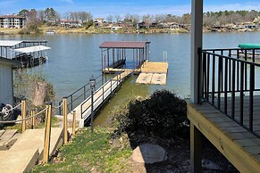Waterfront Getaway w/ Dock on Lake Hamilton!