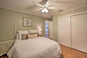 Waterfront Getaway w/ Dock on Lake Hamilton!