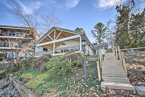 Waterfront Getaway w/ Dock on Lake Hamilton!