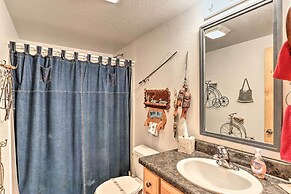 Wheelchair-accessible Murphy Cabin w/ Fire Pit!
