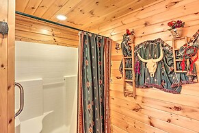 Wheelchair-accessible Murphy Cabin w/ Fire Pit!
