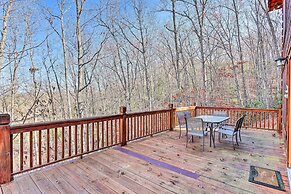 Wheelchair-accessible Murphy Cabin w/ Fire Pit!