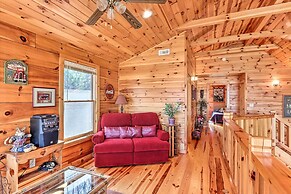 Wheelchair-accessible Murphy Cabin w/ Fire Pit!