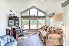 Wilderness Glamping: Eureka Tiny Home w/ Hot Tub!