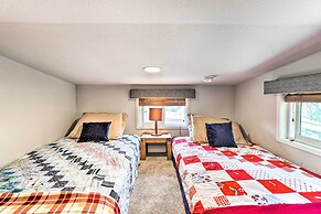 Wilderness Glamping: Eureka Tiny Home w/ Hot Tub!