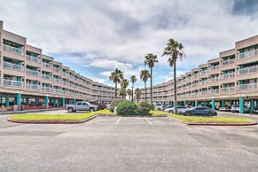 Beachfront Corpus Christi Condo w/ Arcade Room!