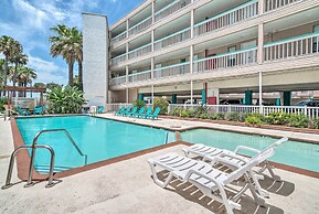 Beachfront Corpus Christi Condo w/ Arcade Room!