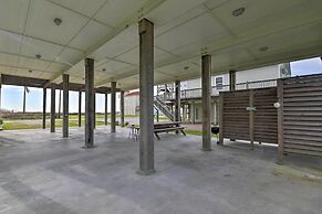 Ocean View & Grill: Crystal Beach Bungalow!