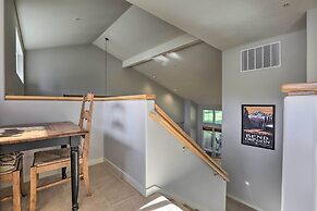 Bend Townhome w/ Golf Course Views & Private Deck!