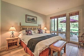 Bend Townhome w/ Golf Course Views & Private Deck!