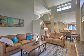 Bend Townhome w/ Golf Course Views & Private Deck!