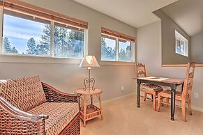 Bend Townhome w/ Golf Course Views & Private Deck!