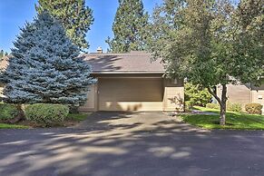 Bend Townhome w/ Golf Course Views & Private Deck!