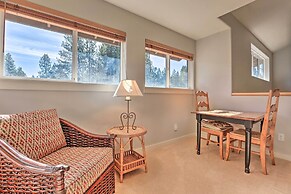 Bend Townhome w/ Golf Course Views & Private Deck!
