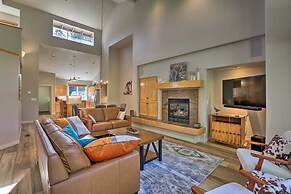 Bend Townhome w/ Golf Course Views & Private Deck!