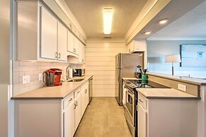 Bright Carolina Beach Condo - Walk to Shore!