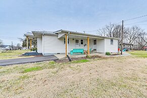 Charming Cave City Vacation Rental w/ Fire Pit!